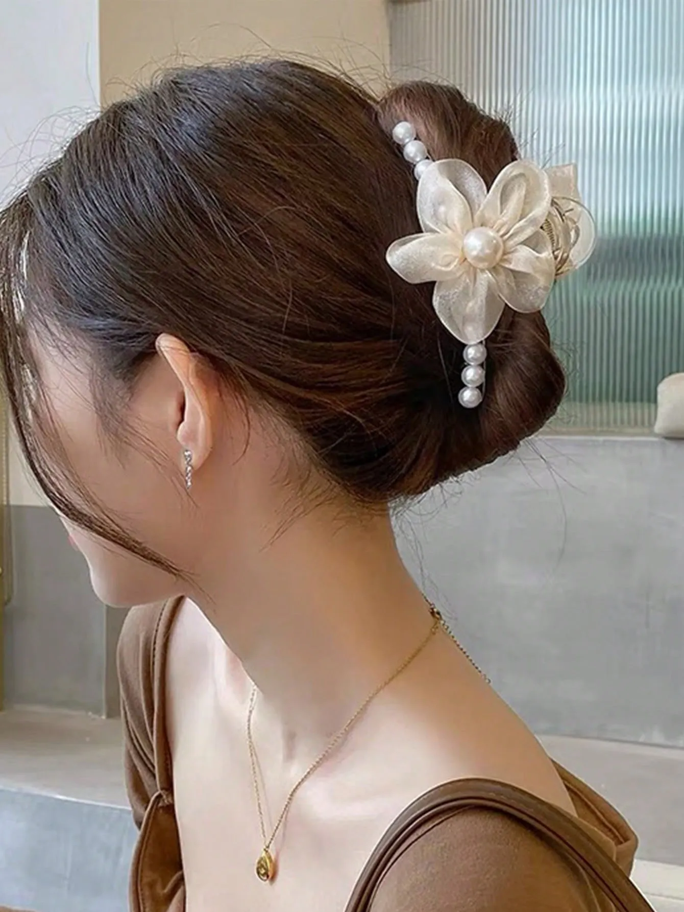 1pc Mesh Flower & Faux Pearl Decor  Hair Claw