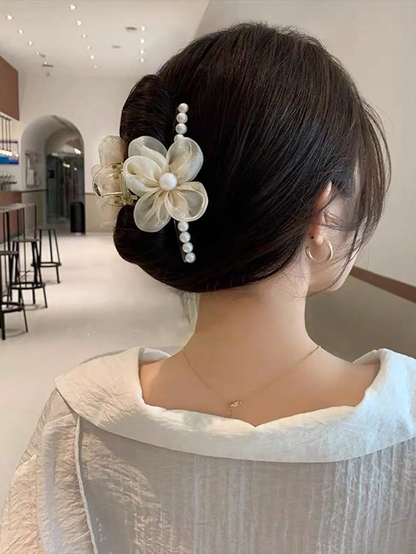 1pc Mesh Flower & Faux Pearl Decor  Hair Claw