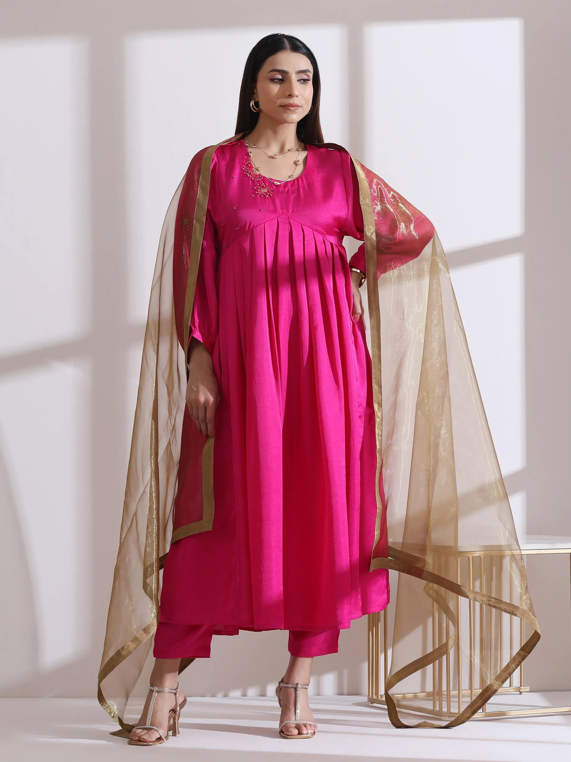 2 Pc Set - Prf'T Lux Fuchsia Kurta With Flowers In Beads And Pants