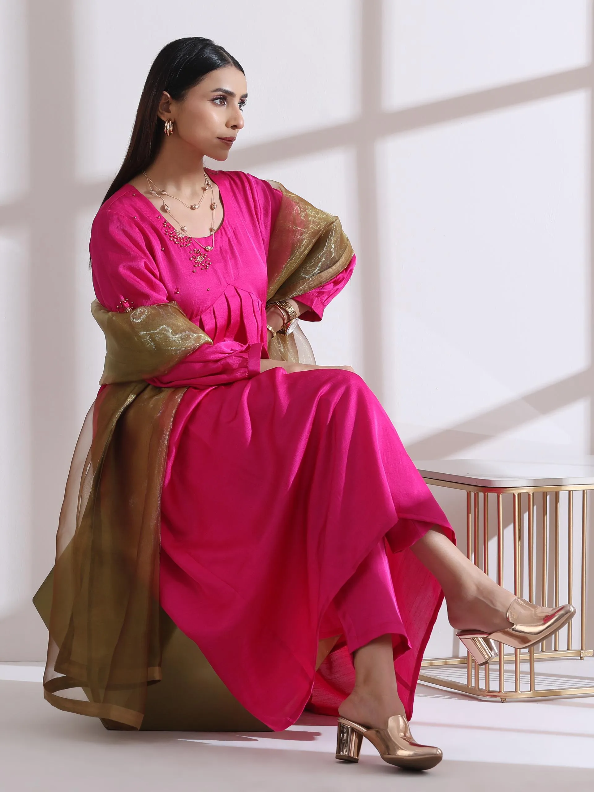 2 Pc Set - Prf'T Lux Fuchsia Kurta With Flowers In Beads And Pants