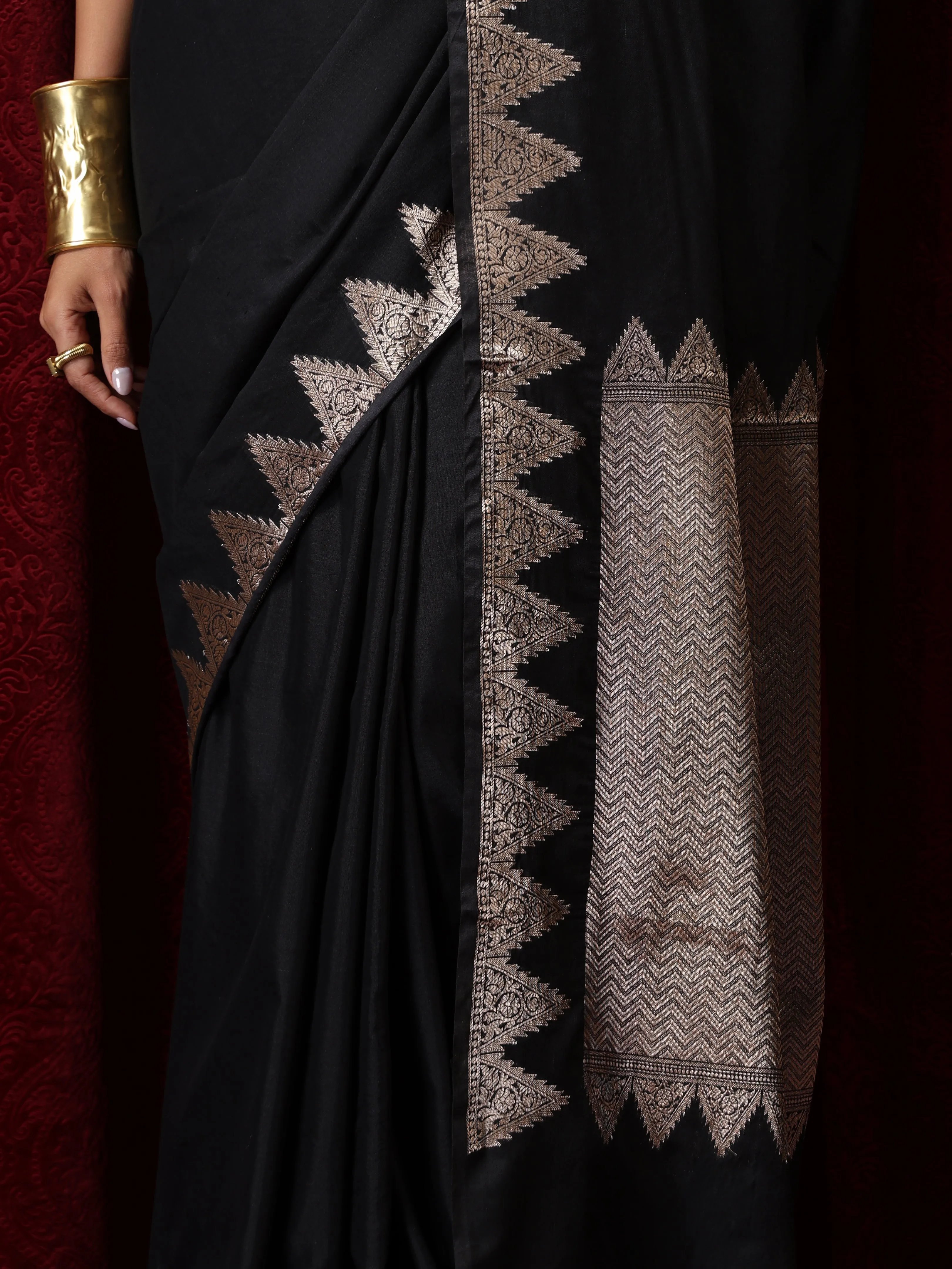 Banaras Black Temple Mul Mul Cotton Silk Saree with Blouse Fabric