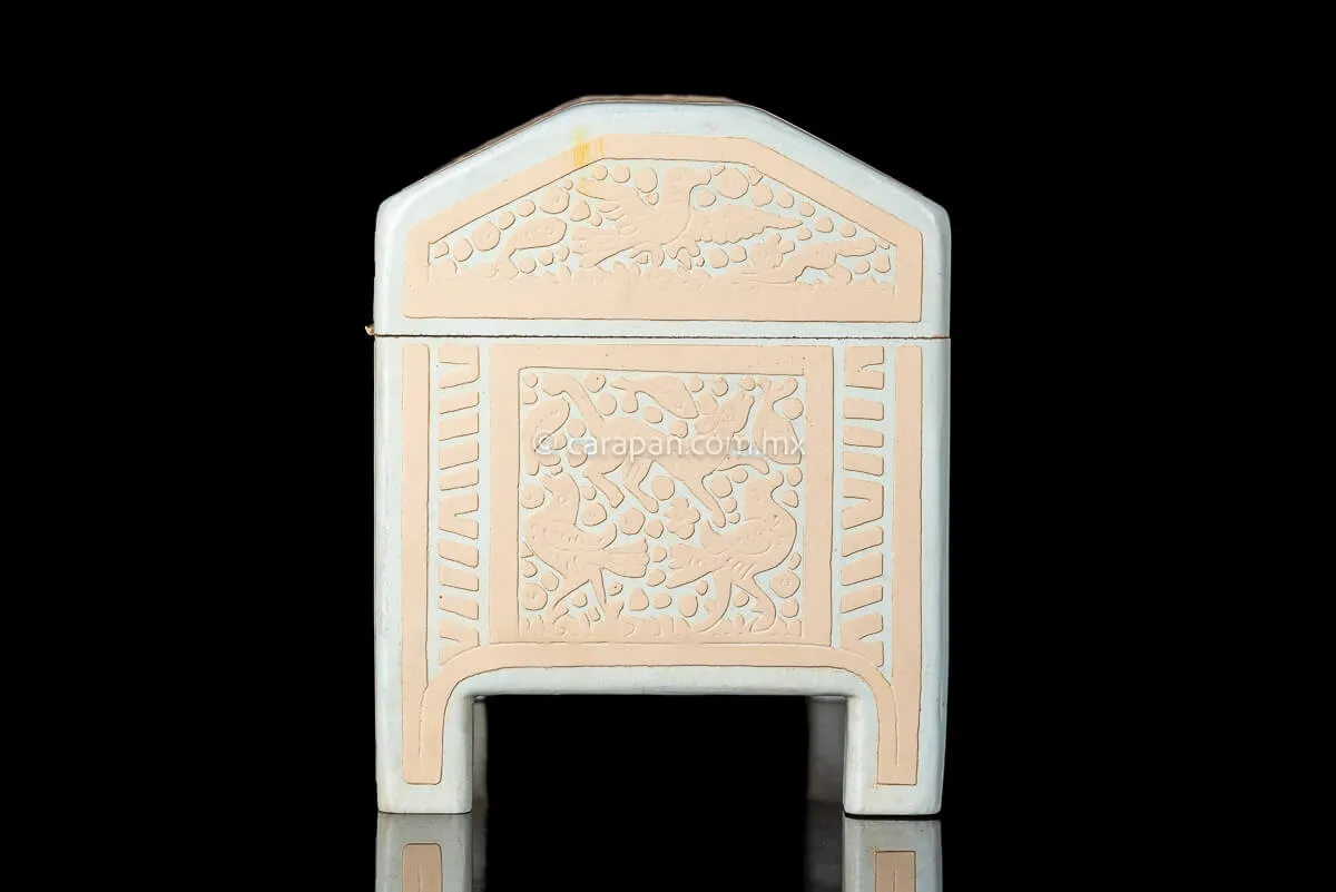 Beige & White Mexican Lacquered Wood Box