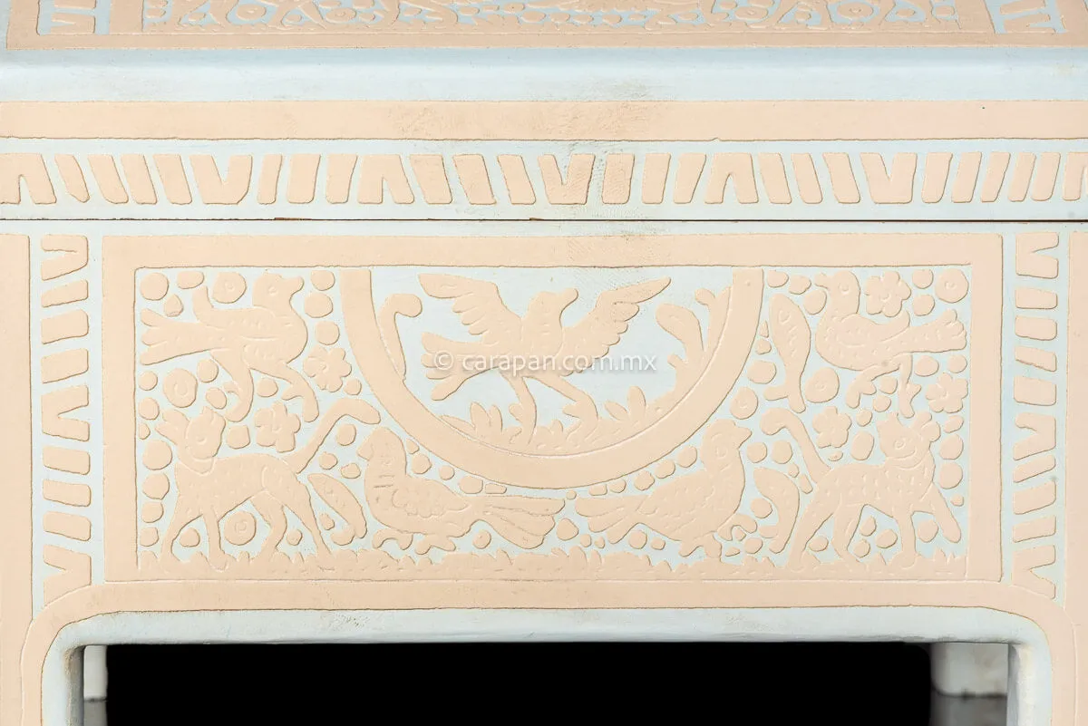 Beige & White Mexican Lacquered Wood Box