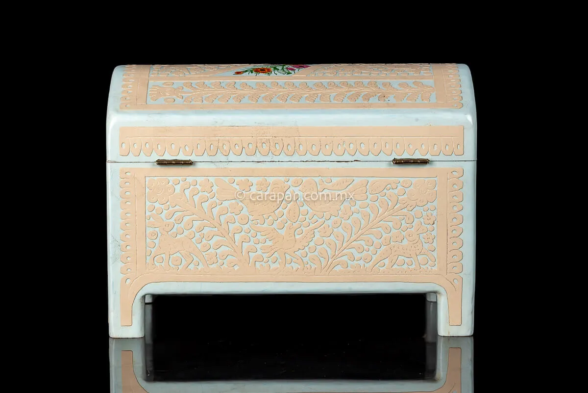 Beige over White Mexican Lacquered Wood Box