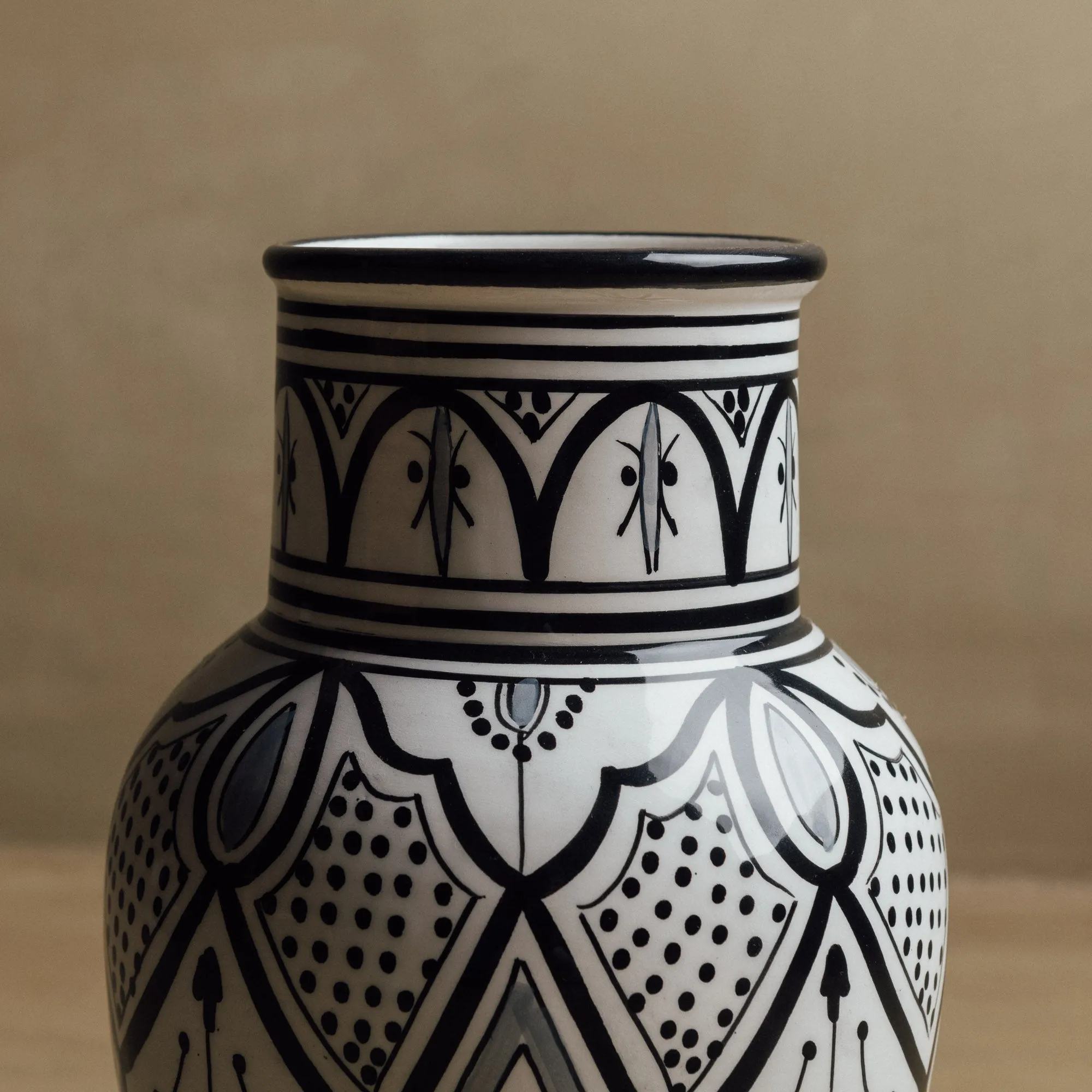 Fez Noir Vase - Handcrafted Moroccan Decor