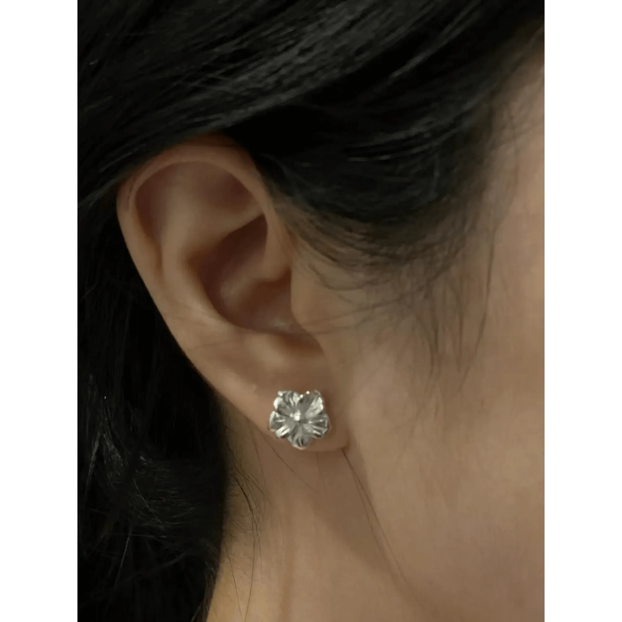 First Arrow's Flower M Pierced Earring