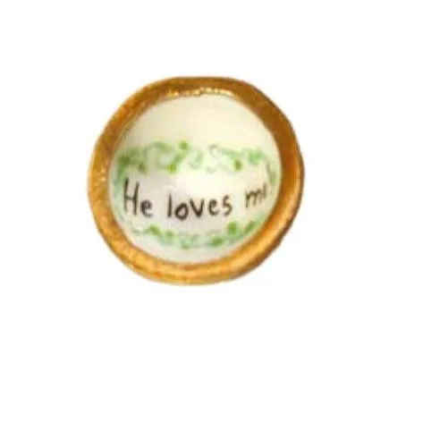 'He Loves Me' Daisy Garden