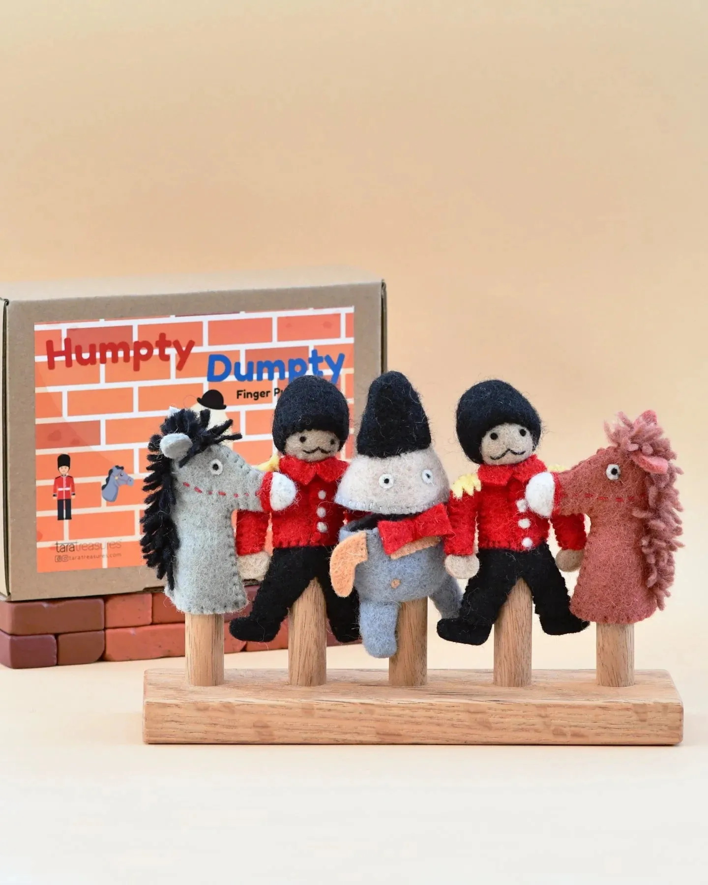 Humpty Dumpty Felt Finger Puppet Set