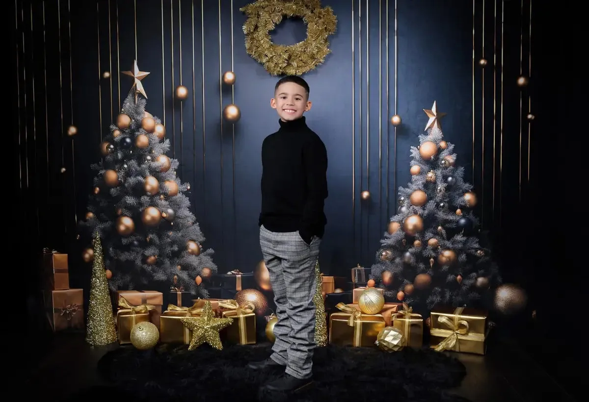 Kate Dark Christmas Tree and Wall Fleece Backdrop Designed by Lidia Redekopp