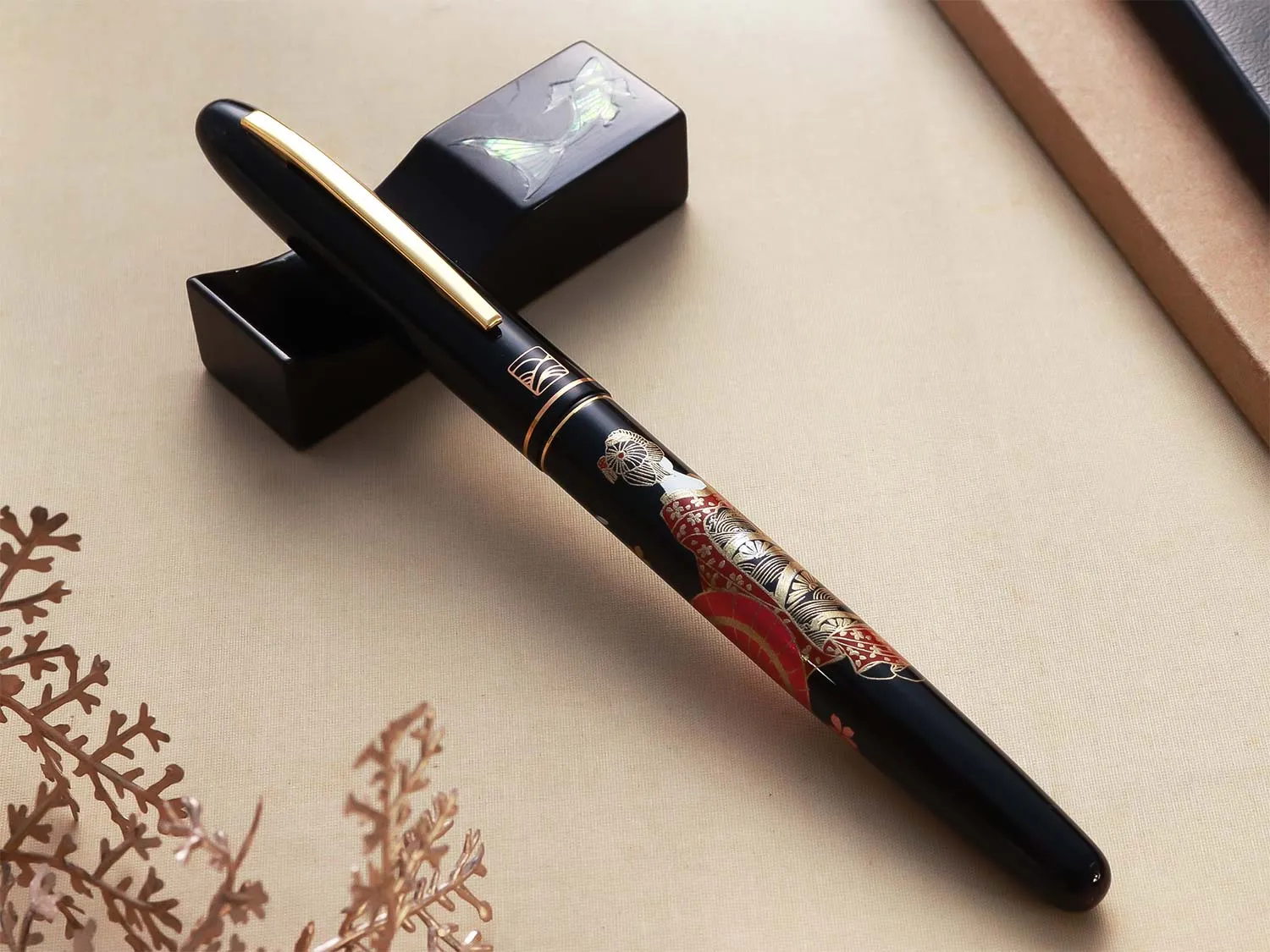 Kuretake Kindai Maki-e - Hana Maiko