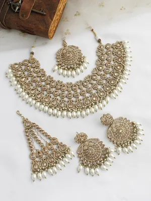 Nivika Bib Necklace Set