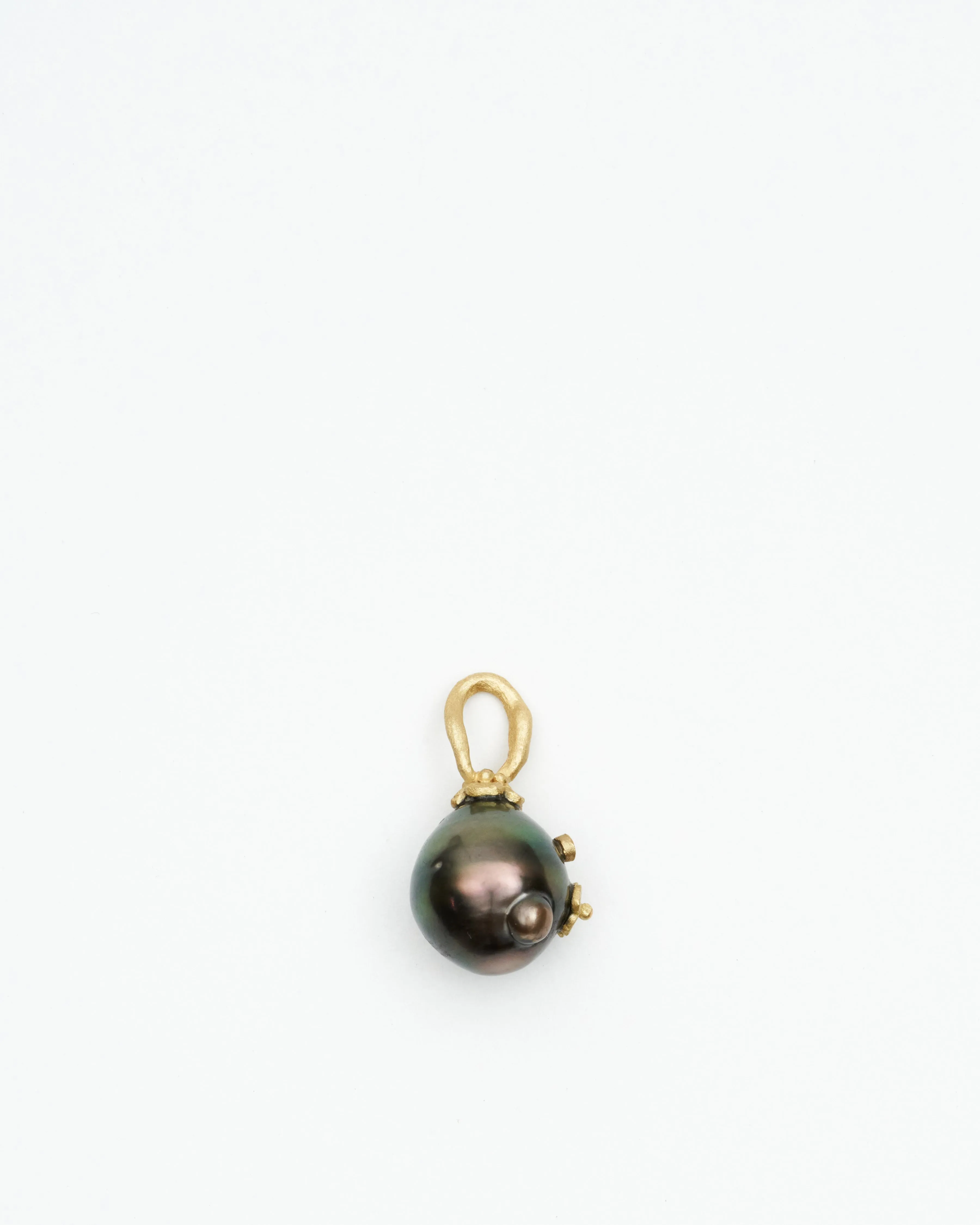 pendant 18k gold tahiti pearl w/ .01ct diamond