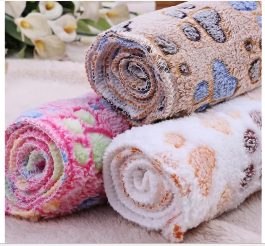 Pet Soft and Fluffy High Quality Pet Blanket Cute Cartoon Pattern Pet Mat Warm and Comfortable Blanket for Cat and Dogs