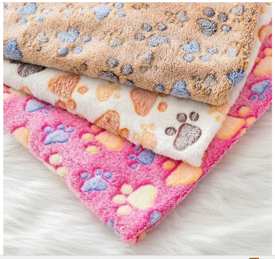 Pet Soft and Fluffy High Quality Pet Blanket Cute Cartoon Pattern Pet Mat Warm and Comfortable Blanket for Cat and Dogs
