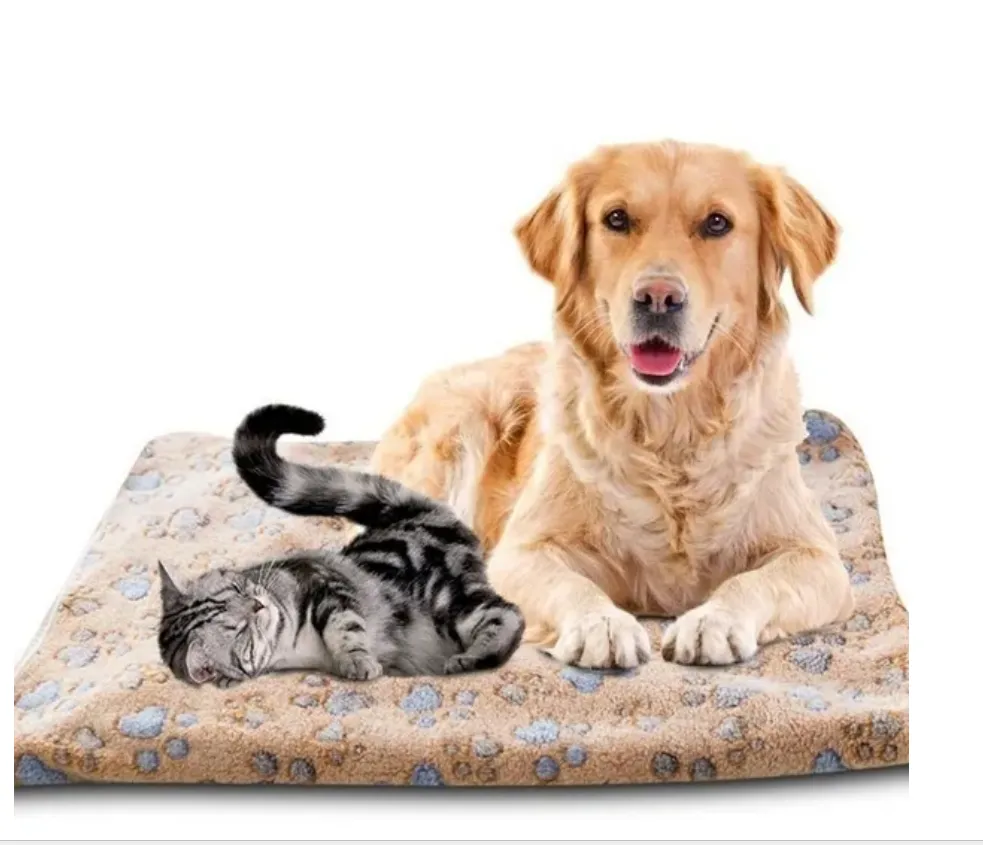 Pet Soft and Fluffy High Quality Pet Blanket Cute Cartoon Pattern Pet Mat Warm and Comfortable Blanket for Cat and Dogs