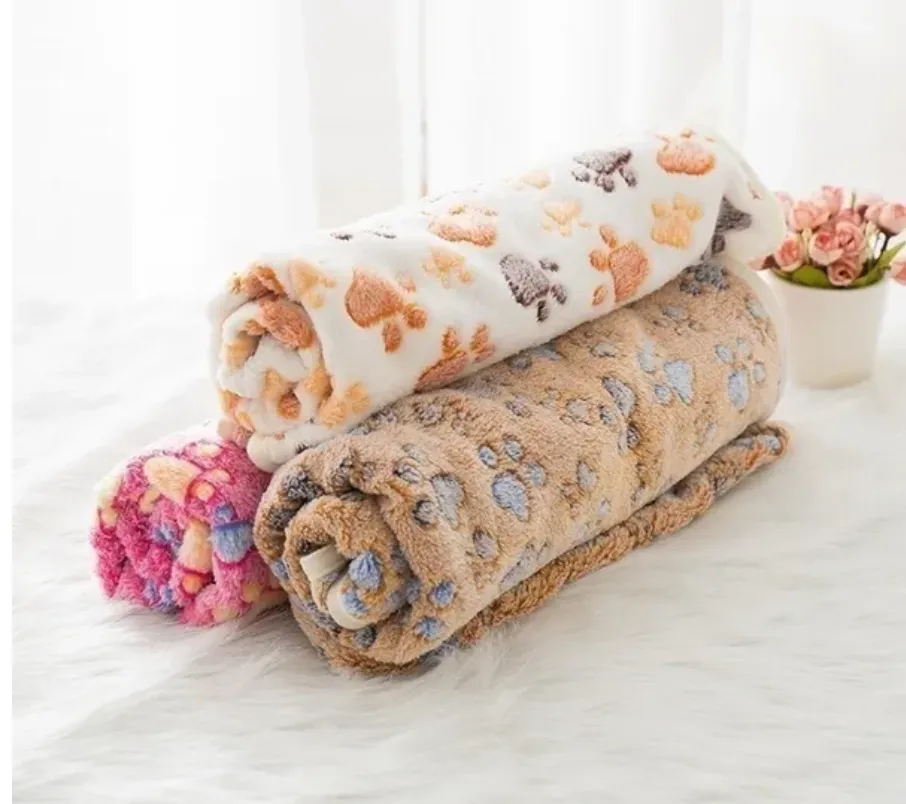 Pet Soft and Fluffy High Quality Pet Blanket Cute Cartoon Pattern Pet Mat Warm and Comfortable Blanket for Cat and Dogs