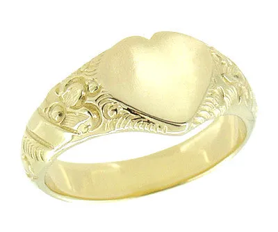 Victorian Heart Shape Scrolls and Flowers Heavy Signet Ring in 14K Yellow Gold For a Man