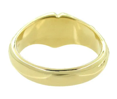 Victorian Heart Shape Scrolls and Flowers Heavy Signet Ring in 14K Yellow Gold For a Man